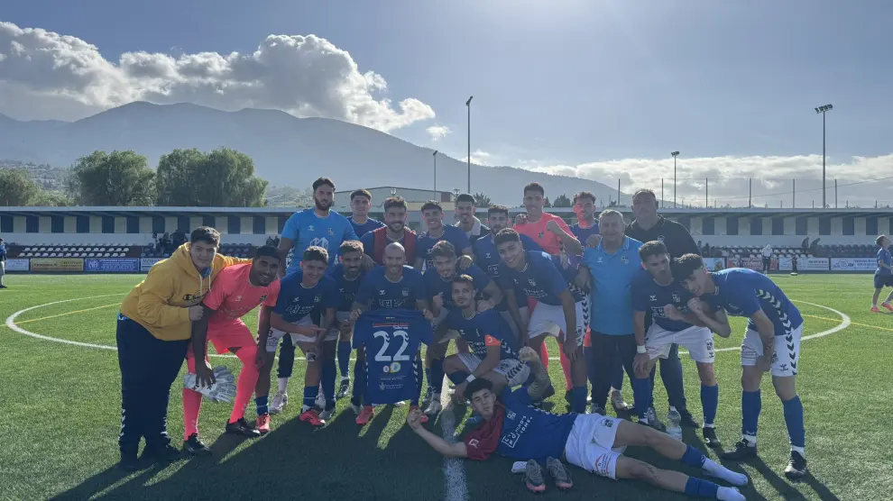 Un futbolista del CD Alhaurino, de 16 años de edad, pierde la vida en un accidente de tráfico en Fuengirola - los jugadores del cd alhaurino dedican su victoria de este domingo a ruben bravo Los jugadores del CD Alhaurino dedican la victoria a su Rubén.