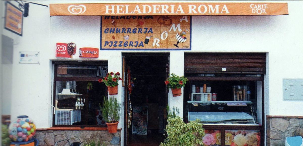 Tres mujeres evacuadas al hospital por un incendio en una churrería de Casarabonela - roma 1 Tres mujeres evacuadas al hospital por un incendio en una churrería de Casarabonela - roma 1