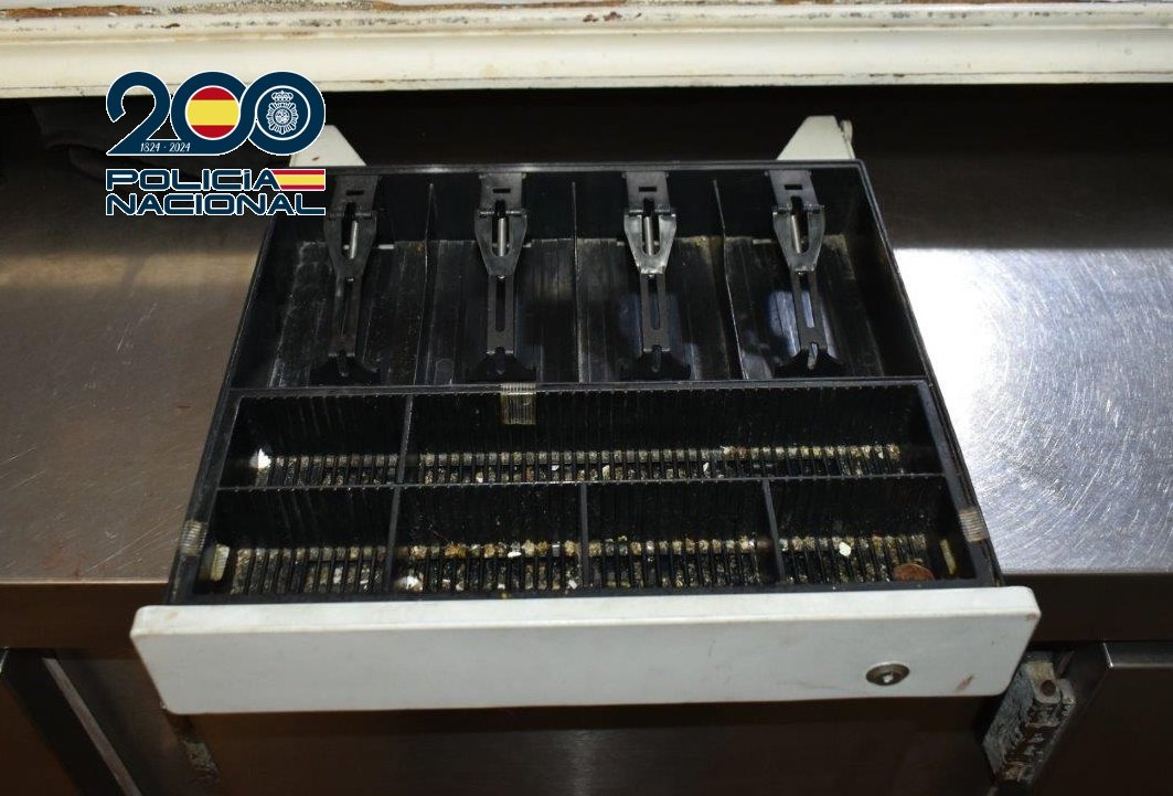 Detenido un hombre por una decena de robos en restaurantes de la Axarquía - 20250131 foto robos Velez 1 Detenido un hombre por una decena de robos en restaurantes de la Axarquía./ PN