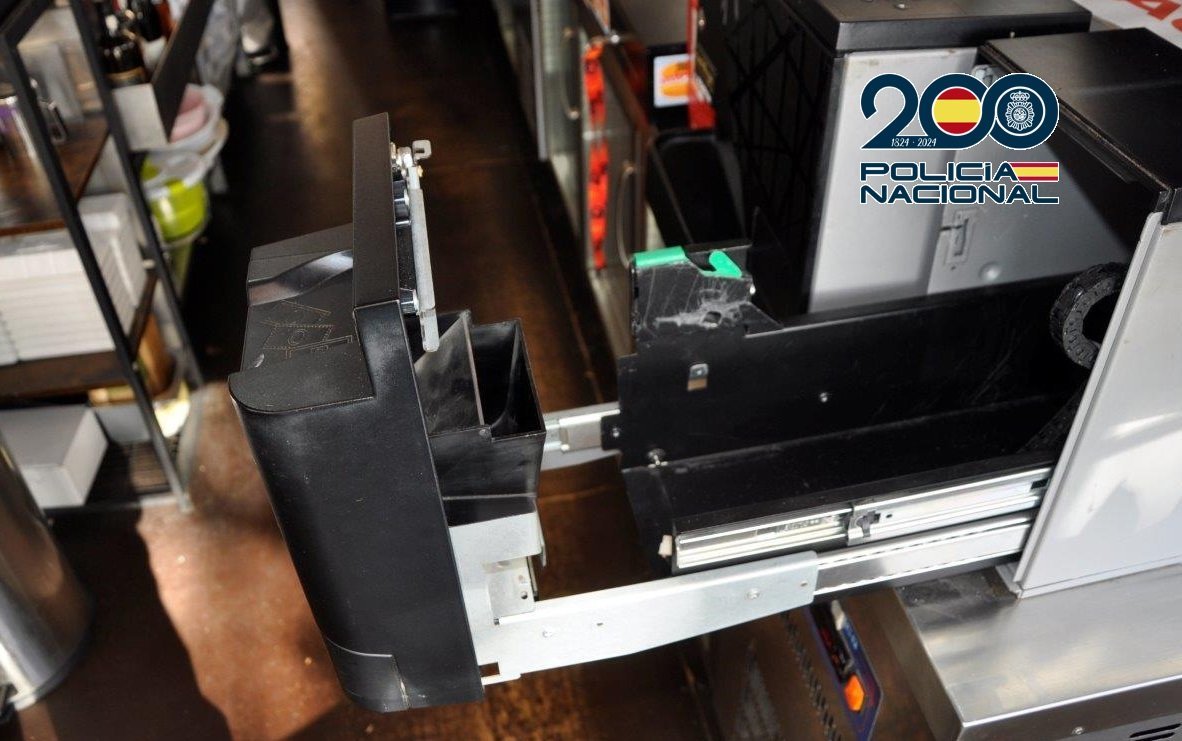 Detenido un hombre por una decena de robos en restaurantes de la Axarquía - 20250131 foto robos Velez 3 Detenido un hombre por una decena de robos en restaurantes de la Axarquía - 20250131 foto robos Velez 3