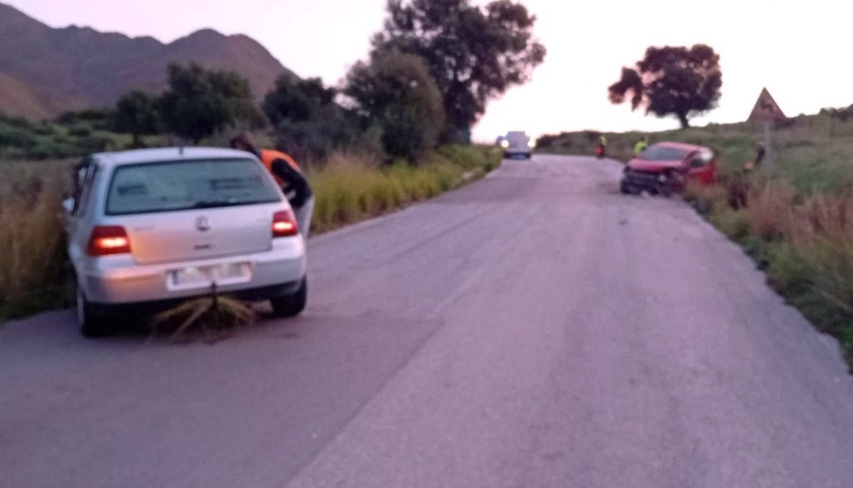 Un herido tras una grave colisión frontal en la carretera de Los Pedregales - 471425456 1069406325231584 8447275116917521784 n Un herido tras una grave colisión frontal en la carretera de Los Pedregales - 471425456 1069406325231584 8447275116917521784 n