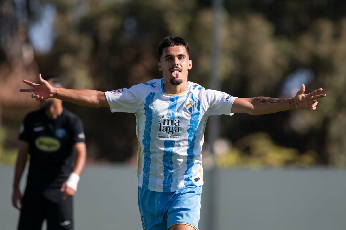 Fin al culebrón 'Chupete': renueva por el Málaga CF hasta 2028 - Chupete celebra un gol scaled 1 Fin al culebrón 'Chupete': renueva por el Málaga CF hasta 2028 - Chupete celebra un gol scaled 1