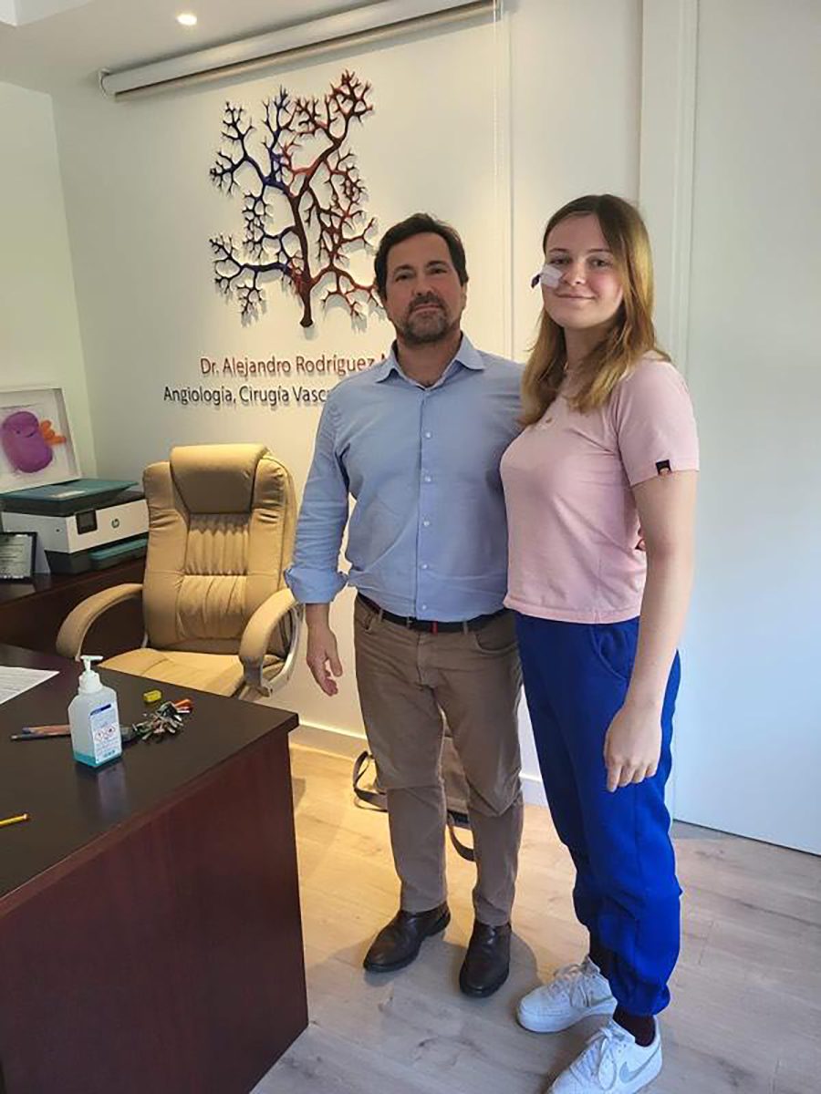 Una paciente checa transforma su vida tras tratamiento para síndromes compresivos en Quirónsalud Málaga - Dr. Alejandro Rodriguez Morata y Sabina Pospisilova Una paciente checa transforma su vida tras tratamiento para síndromes compresivos en Quirónsalud Málaga - Dr. Alejandro Rodriguez Morata y Sabina Pospisilova
