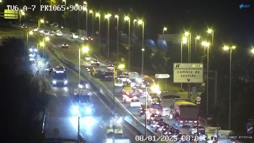 Un accidente en la A-7 a la altura de Estepona provoca grandes retenciones en sentido Marbella - Un accidente en la A-7 a la altura de Estepona provoca grandes retenciones en sentido Marbella -