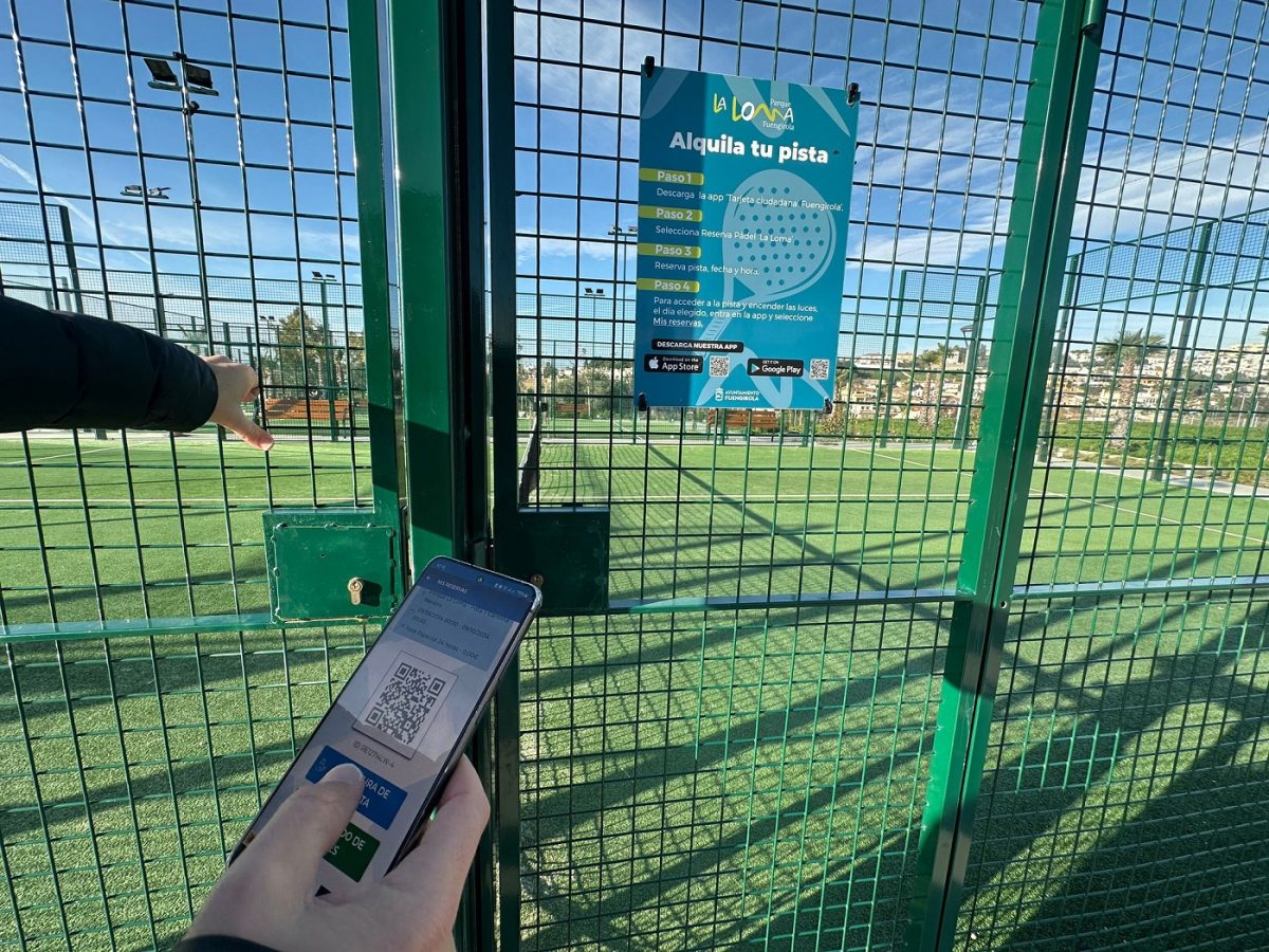 Las pistas de pádel del Gran Parque de La Loma de Fuengirola ya se pueden abrir con el teléfono móvil - Las pistas de padel se pueden abrir con el telefono movil 1 Las pistas de pádel se pueden abrir con el teléfono móvil