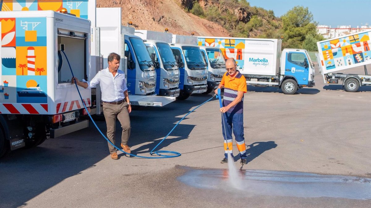 Marbella destinará en 2025 al mantenimiento y conservación viaria y urbana más de 38 millones - Operario Marbella Marbella destinará en 2025 al mantenimiento y conservación viaria y urbana más de 38 millones - Operario Marbella