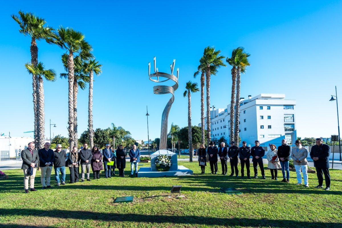 Torremolinos conmemora el 80 aniversario de la liberación de Auschwitz en un acto por sus víctimas - Torremolinos celebra un acto en memoria a las victimas del Holocausto Torremolinos celebra un acto en memoria a las víctimas del Holocausto./ AYTO TORREMOLINOS