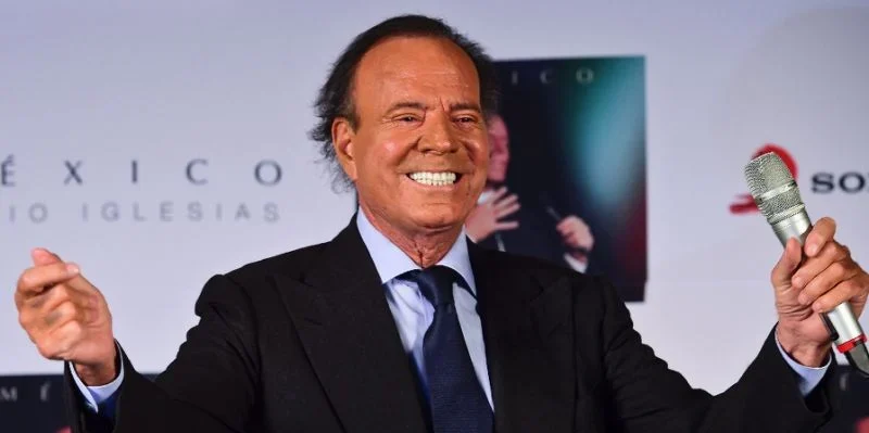 Ojén: la capital del flamenco que tiene en Julio Iglesias al mejor embajador posible - julio iglesias e1737638257789 Ojén: la capital del flamenco que tiene en Julio Iglesias al mejor embajador posible