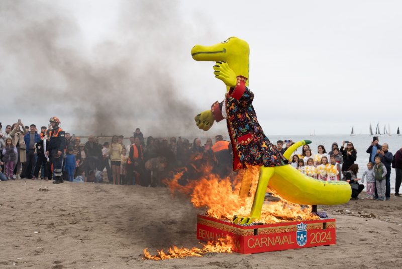 Programación completa del Carnaval de Benalmádena 2026: fechas, actos y actividades para no perderte nada - 2024 02 121707741959 El entierro de la lagartija en el Carnaval de Benalmádena./ AYTO BENALMÁDENA