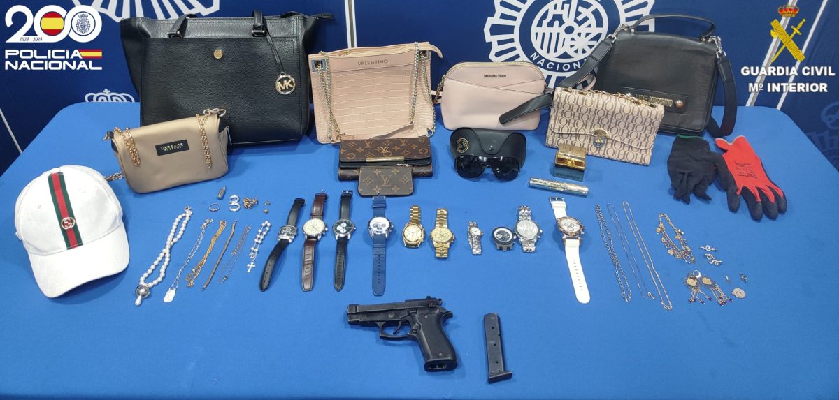 Detenido en Torremolinos un miembro de una banda criminal dedicada al robo en viviendas - 20250207 foto op. robos Balerares Parte del material incautado en la operación policial./ PN