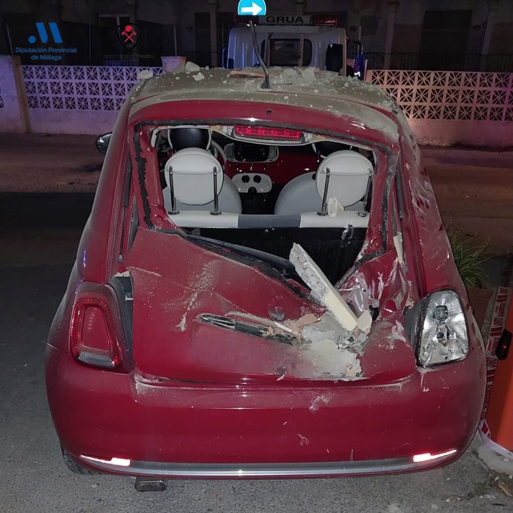 Susto en Torremolinos: el derrumbe de un muro daña dos coches y una moto - 481315794 18357533518132513 1904709274110771912 n Susto en Torremolinos: el derrumbe de un muro daña dos coches y una moto - 481315794 18357533518132513 1904709274110771912 n