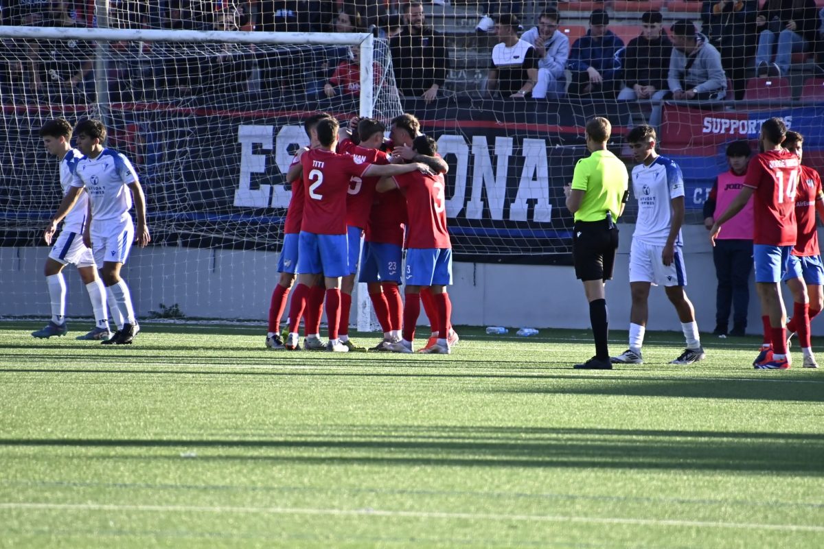 El CD Estepona se da un festín de goles a costa del Cádiz-Mirandilla (5-1) - CD Estepona Cadiz Mirandilla