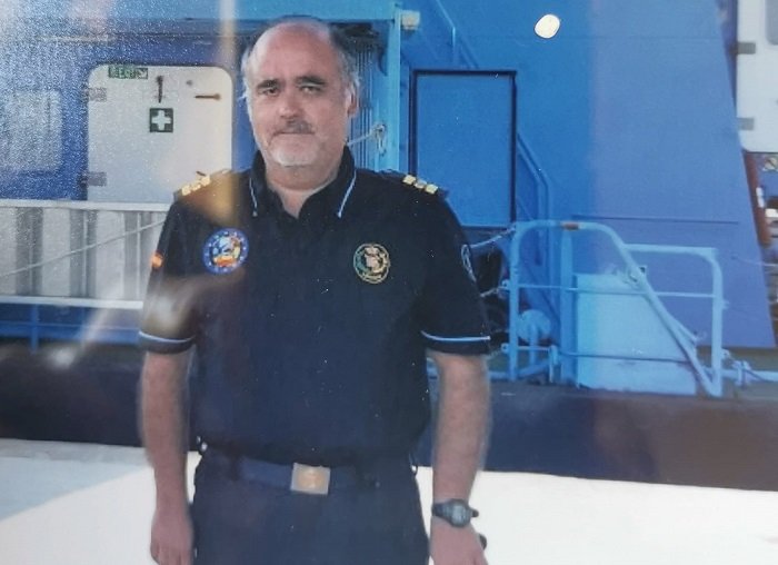 ¿Qué valor tiene una vida? La de un policía de aduanas en España, 1400 euros al mes - Carlos Esquembri 3333333333 ¿Qué valor tiene una vida? La de un policía de aduanas en España, 1400 euros al mes - Carlos Esquembri 3333333333
