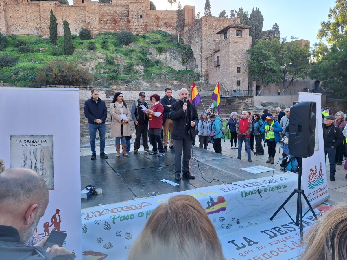 "No es derecha o izquierda, es democracia contra fascismo", Javier Salas - GjGYiJiXIAAcJ2U "No es derecha o izquierda, es democracia contra fascismo", Javier Salas - GjGYiJiXIAAcJ2U