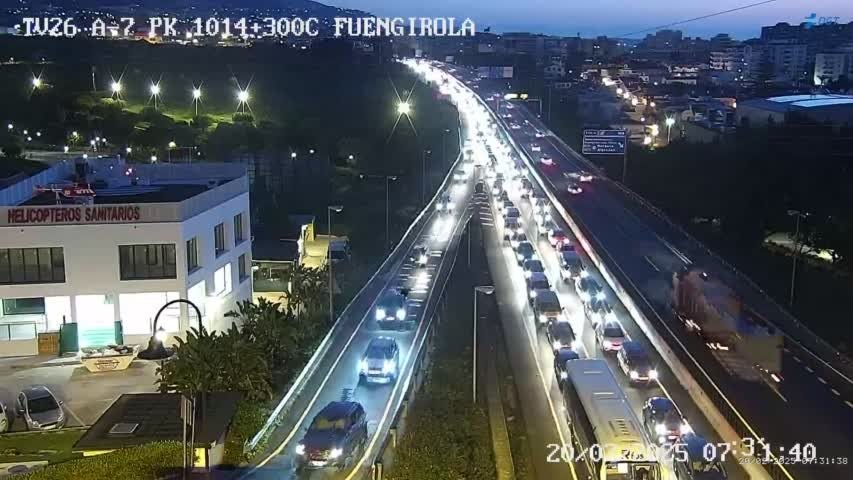 Un accidente múltiple en la A7 a la altura de Fuengirola provoca retenciones kilométricas - GkNhsZHWAAAGEFd Un accidente múltiple en la A7 a la altura de Fuengirola provoca retenciones kilométricas - GkNhsZHWAAAGEFd