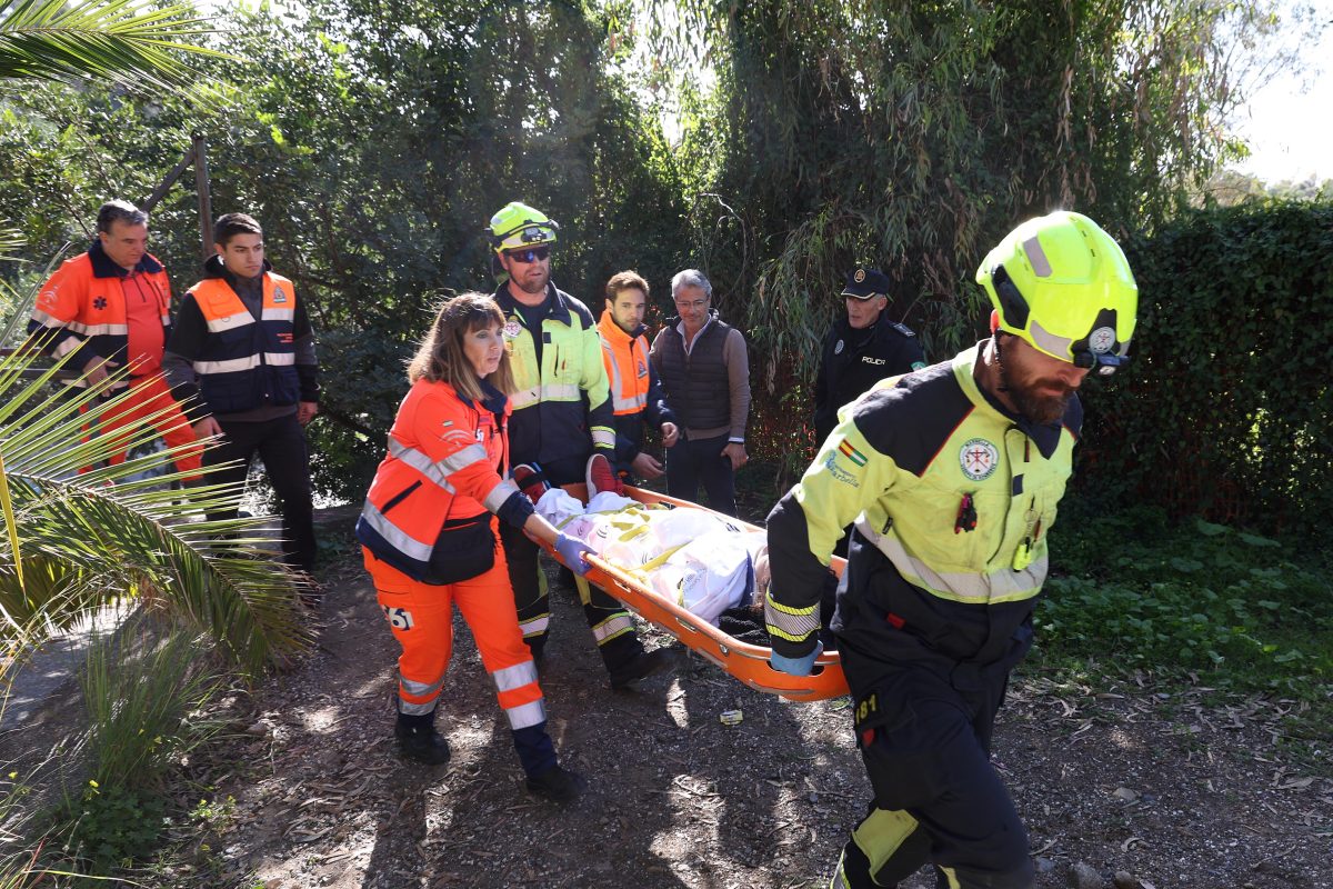 Simulacro de emergencia en el Lago de las Tortugas de Marbella.