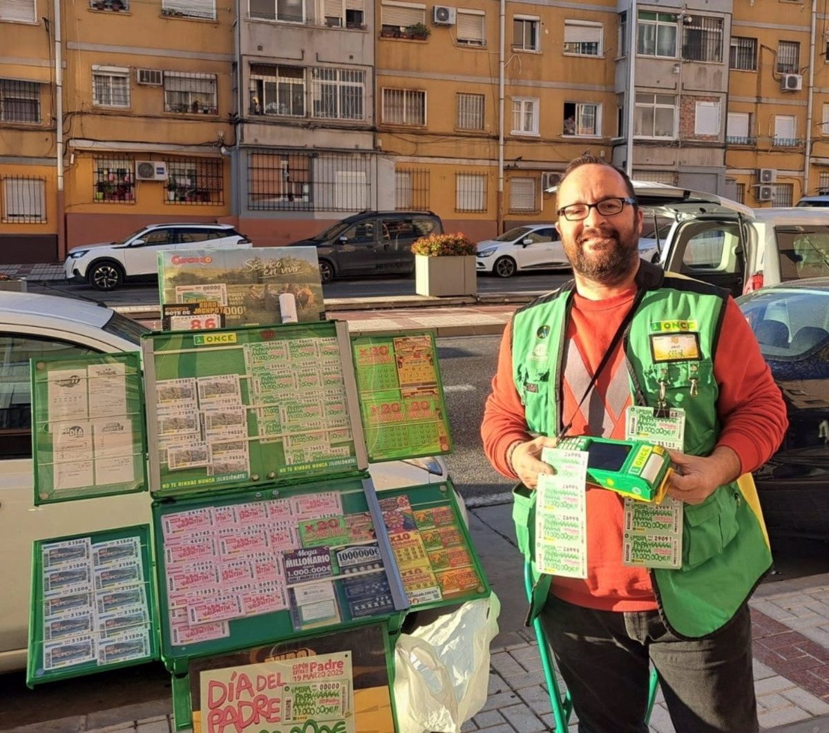 El Eurojackpot de la ONCE deja 102.000 euros en Málaga capital - Vendedor ONCE El Eurojackpot de la ONCE deja 102.000 euros en Málaga capital - Vendedor ONCE