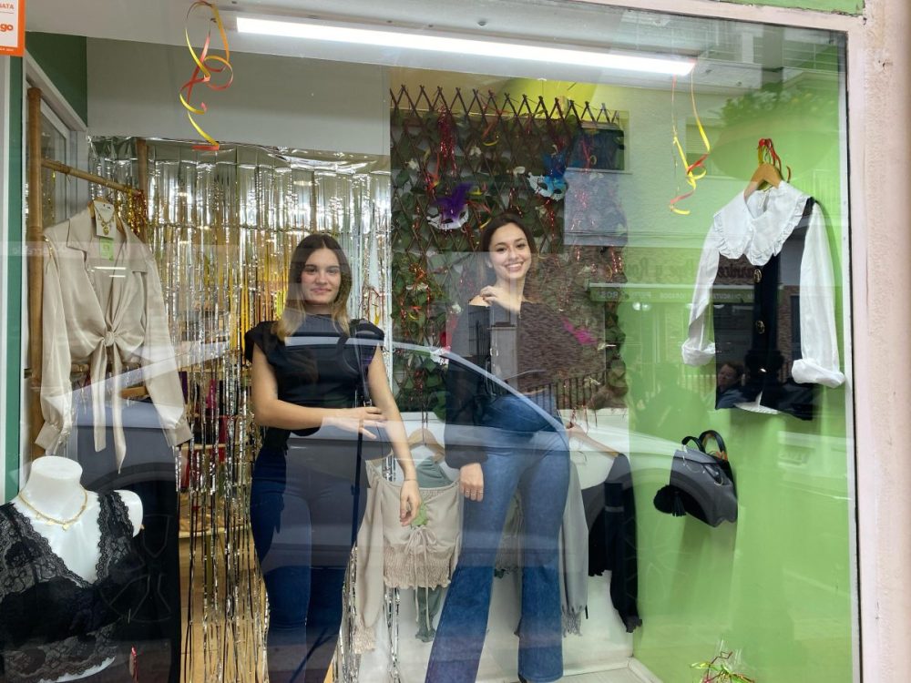 Los maniquís de esta tienda de Benalmádena cobran vida - WhatsApp Image 2025 02 21 at 10.58.21 Los maniquís de esta tienda de Benalmádena cobran vida - WhatsApp Image 2025 02 21 at 10.58.21