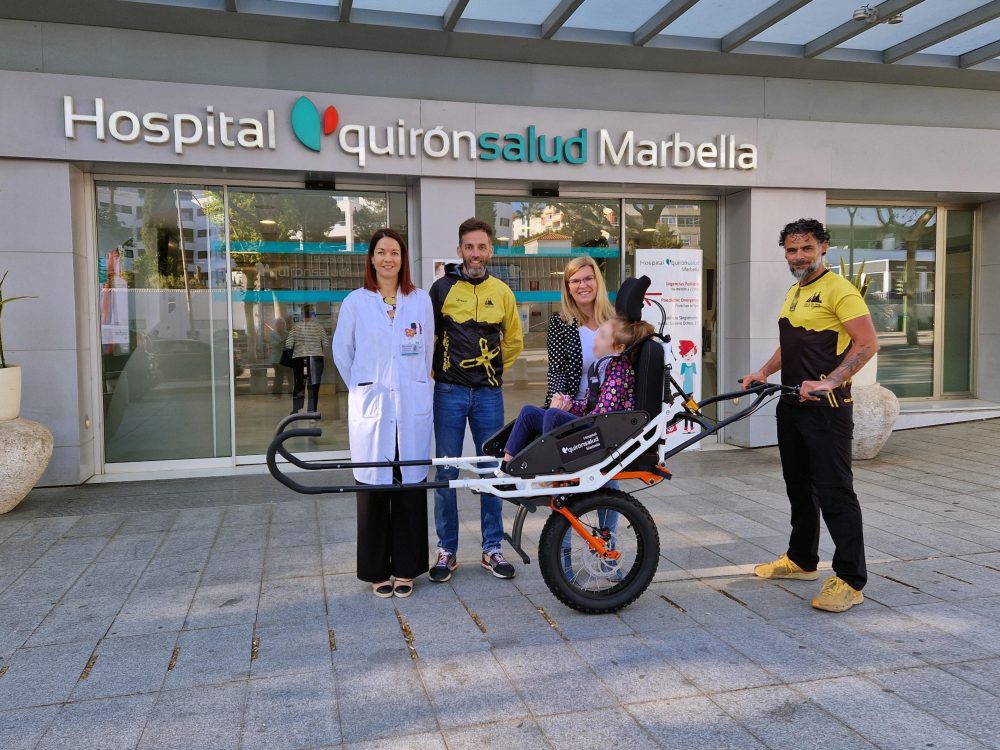 Premian al CD Ultra Trail Sierra Blanca de Marbella por su compromiso con la inclusión en el montañismo - donacion silla cd ultratrial hospital quironsalud marbella rsc press Premian al CD Ultra Trail Sierra Blanca de Marbella por su compromiso con la inclusión en el montañismo - donacion silla cd ultratrial hospital quironsalud marbella rsc press