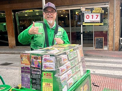 Torremolinos y Málaga se reparten 1,5 millones de euros en el sorteo de la ONCE - imagenNoticia Torremolinos y Málaga se reparten 1,5 millones de euros en el sorteo de la ONCE - imagenNoticia