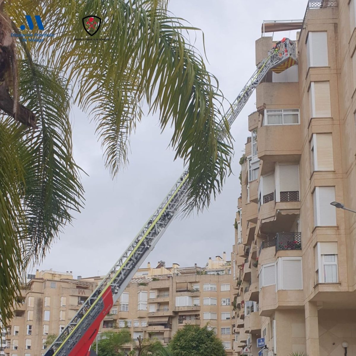 Los bomberos realizan 19 intervenciones en Torremolinos debido a las fuertes lluvias - saneamiento cornisa torremolinos Los bomberos realizan 19 intervenciones en Torremolinos debido a las fuertes lluvias - saneamiento cornisa torremolinos