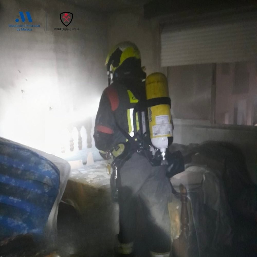 Una persona hospitalizada por inhalación de humo en un incendio en Ronda - 486671298 18361360033132513 7447835556938920919 n Una persona hospitalizada por inhalación de humo en un incendio en Ronda - 486671298 18361360033132513 7447835556938920919 n