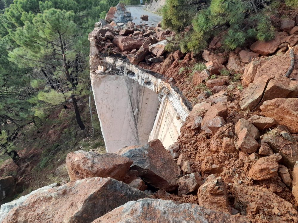 La carretera A-397 permanece cortada al tráfico por los graves daños ocasionados por la borrasca JANA - Danos carretera Ronda La carretera A-397 permanece cortada al tráfico por los graves daños ocasionados por la borrasca JANA - Danos carretera Ronda