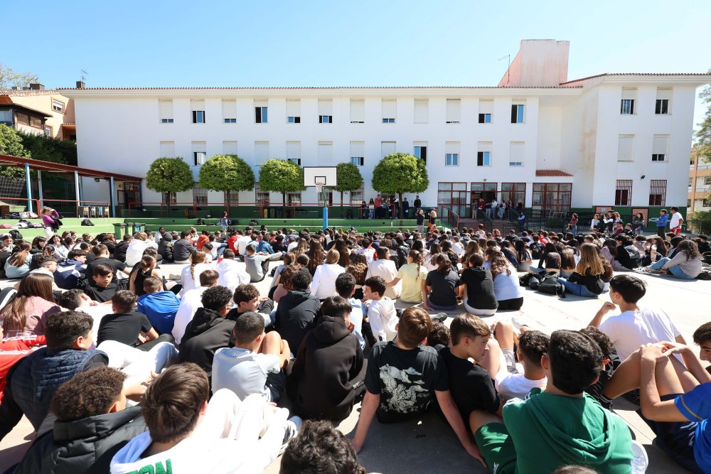 Ocho mil alumnos de Marbella rinden homenaje a la poesía en el arranque de Marpoética 2025 - KF5A0068 Ocho mil alumnos de Marbella rinden homenaje a la poesía en el arranque de Marpoética 2025 - KF5A0068