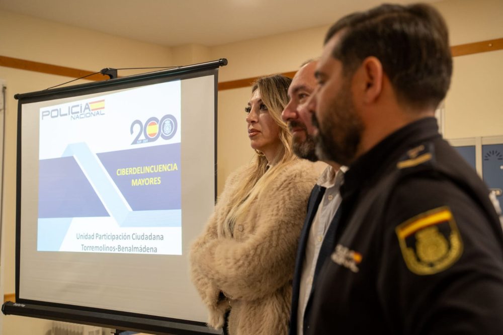 Los mayores de Benalmádena reciben formación sobre ciberseguridad y fraudes online - WhatsApp Image 2025 03 07 at 12.18.55 Los mayores de Benalmádena reciben formación sobre ciberseguridad y fraudes online - WhatsApp Image 2025 03 07 at 12.18.55