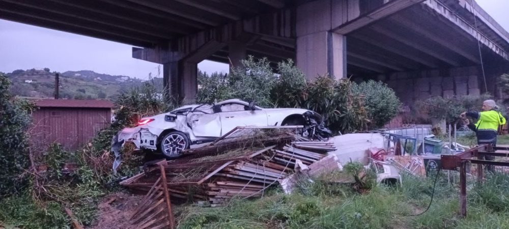 Un herido de 31 años al caer con su vehículo desde un puente en Estepona - WhatsApp Image 2025 03 10 at 15.11.05 Un herido de 31 años al caer con su vehículo desde un puente en Estepona - WhatsApp Image 2025 03 10 at 15.11.05