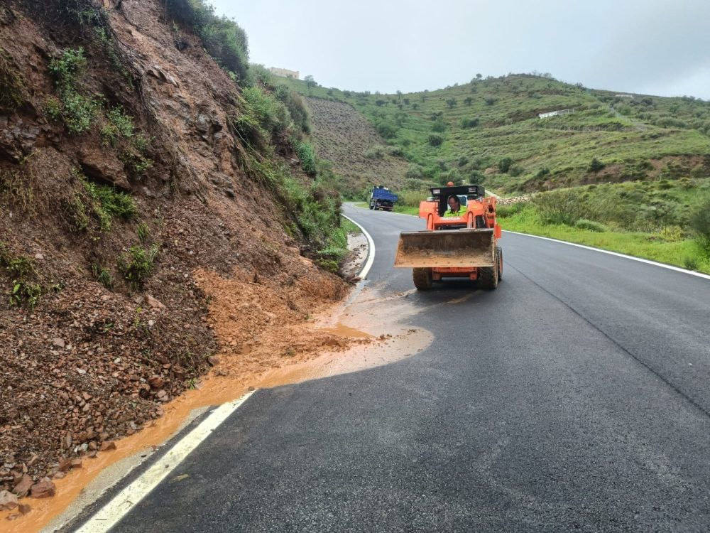 Estas son las carreteras afectadas en la Axarquía tras las lluvias de las últimas horas - WhatsApp Image 2025 03 13 at 14.34.08 Estas son las carreteras afectadas en la Axarquía tras las lluvias de las últimas horas - WhatsApp Image 2025 03 13 at 14.34.08
