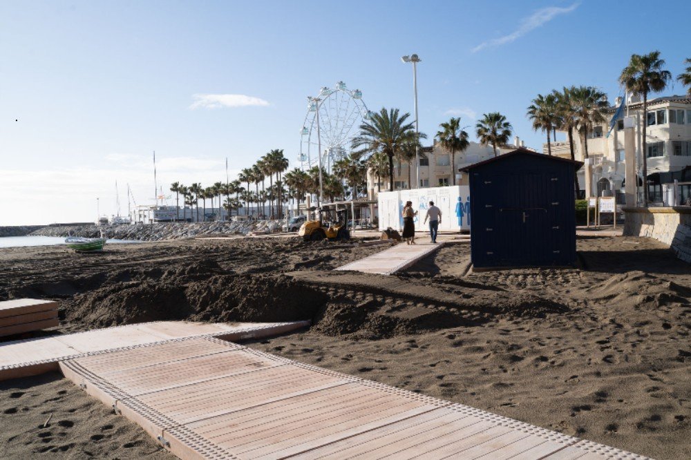 Avanza a buen ritmo la instalación de las nuevas pasarelas en las playas de Benalmádena - WhatsApp Image 2025 03 21 at 13.30.37 Avanza a buen ritmo la instalación de las nuevas pasarelas en las playas de Benalmádena - WhatsApp Image 2025 03 21 at 13.30.37