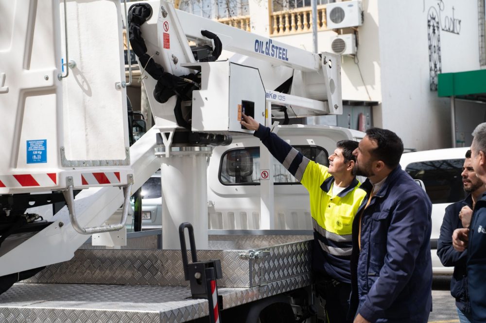 Benalmádena refuerza la limpieza urbana con una inversión de casi 300.000 euros en nueva maquinaria - WhatsApp Image 2025 03 25 at 14.18.41 Benalmádena refuerza la limpieza urbana con una inversión de casi 300.000 euros en nueva maquinaria - WhatsApp Image 2025 03 25 at 14.18.41