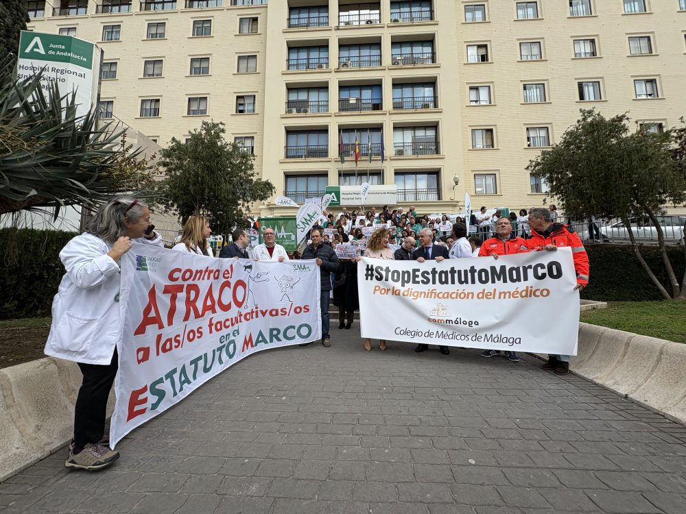 Los médicos de Málaga se vuelven a concentrar para rechazar el Estatuto Marco del Ministerio de Sanidad - YDRAY IMG 9436 Los médicos de Málaga se vuelven a concentrar para rechazar el Estatuto Marco del Ministerio de Sanidad - YDRAY IMG 9436