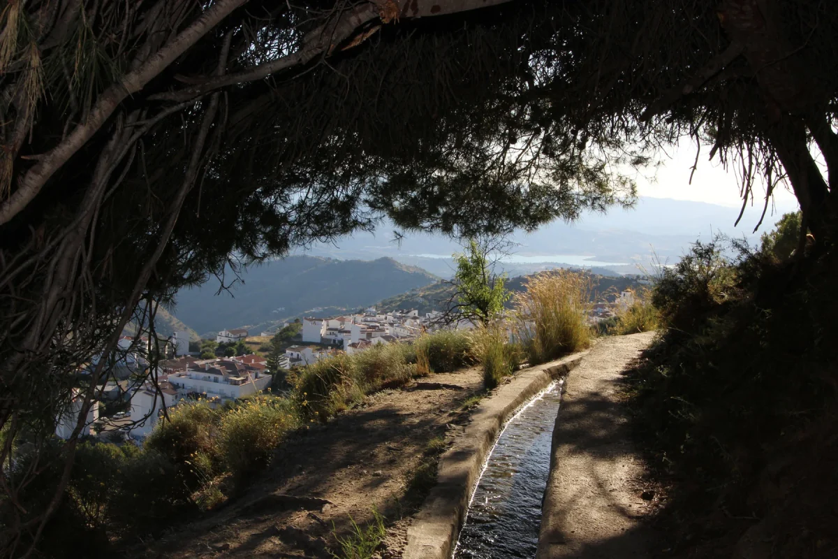 El espectacular sendero de Málaga que National Geographic compara con el Caminito del Rey - acequia ruta el saltillo canillas aceituno malaga El espectacular sendero de Málaga que National Geographic compara con el Caminito del Rey - acequia ruta el saltillo canillas aceituno malaga
