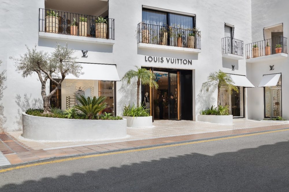 El turismo árabe crece un 195% y lidera las compras de lujo en Puerto Banús - boutique Louis Vuitton El turismo árabe crece un 195% y lidera las compras de lujo en Puerto Banús