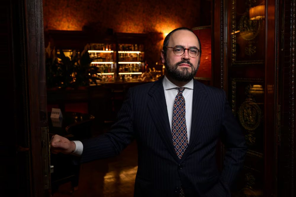 Ignacio Peyró presenta en Torremolinos ‘El español que enamoró al mundo’, un retrato de Julio Iglesias - el pais dd Ignacio Peyró.