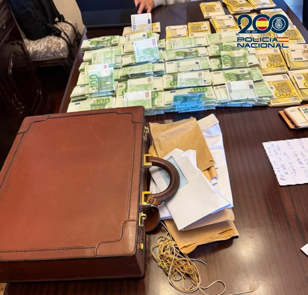 Desmantelada una red criminal que expolió más de 100 millones de euros en Málaga - 20250411 FOTO dinero intervenido 1 Desmantelada una red criminal que expolió más de 100 millones de euros en Málaga - 20250411 FOTO dinero intervenido 1