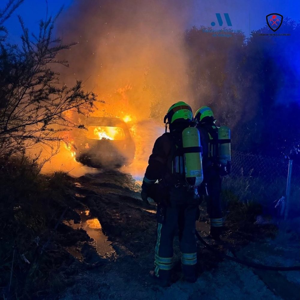 Un coche calcinado tras un incendio junto a la planta de reciclaje de Cártama - 488068901 18361785148132513 8202012663591042123 n Un coche calcinado tras un incendio junto a la planta de reciclaje de Cártama - 488068901 18361785148132513 8202012663591042123 n
