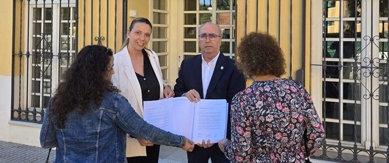 Manilva se moviliza por más seguridad: más de 2.000 firmas exigen mayor presencia policial - 489963675 1067339652096642 5795273112286194688 n e1744116788457 Manilva se moviliza por más seguridad: más de 2.000 firmas exigen mayor presencia policial - 489963675 1067339652096642 5795273112286194688 n e1744116788457