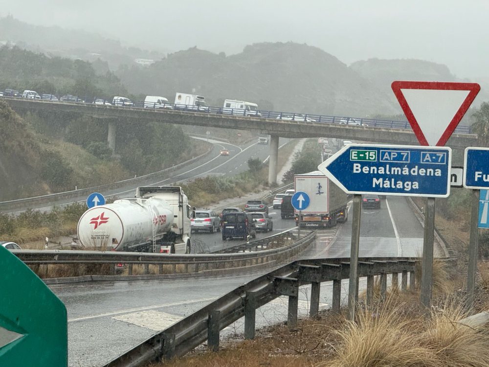 Las carreteras de la Costa del Sol se colapsan de nuevo en vísperas del Puente de mayo - Imagen de WhatsApp 2025 04 30 a las 18.01.11 1bace8e5 Las carreteras de la Costa del Sol se colapsan de nuevo en vísperas del Puente de mayo