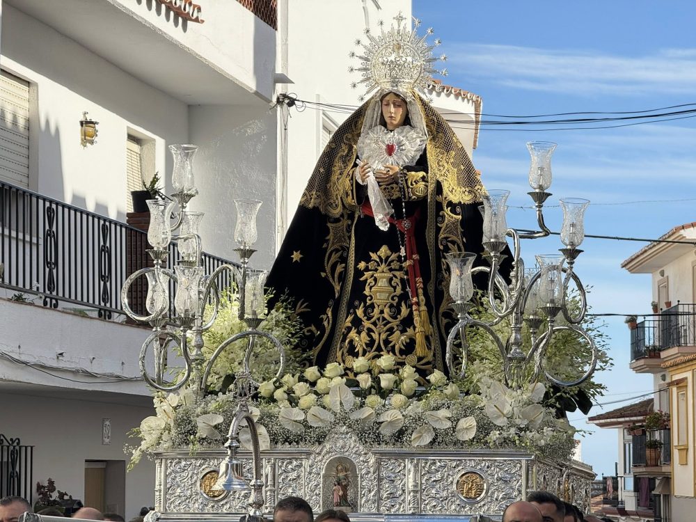Manilva recibe al Santo Entierro y Nuestra Señora de los Dolores en su procesión del Viernes Santo - Manilva Dolores Manilva recibe al Santo Entierro y Nuestra Señora de los Dolores en su procesión del Viernes Santo