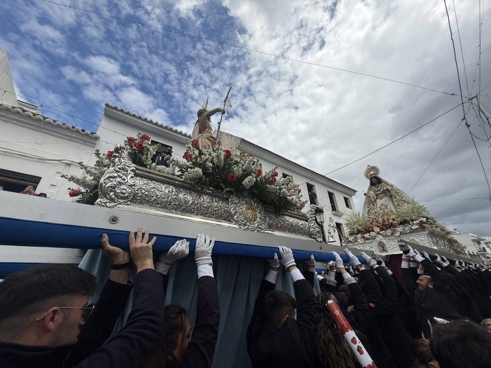 Manilva se rinde ante el Resucitado y la Santísima Virgen del Rosario - Manilva Resucitado Manilva se rinde ante el Resucitado y la Santísima Virgen del Rosario