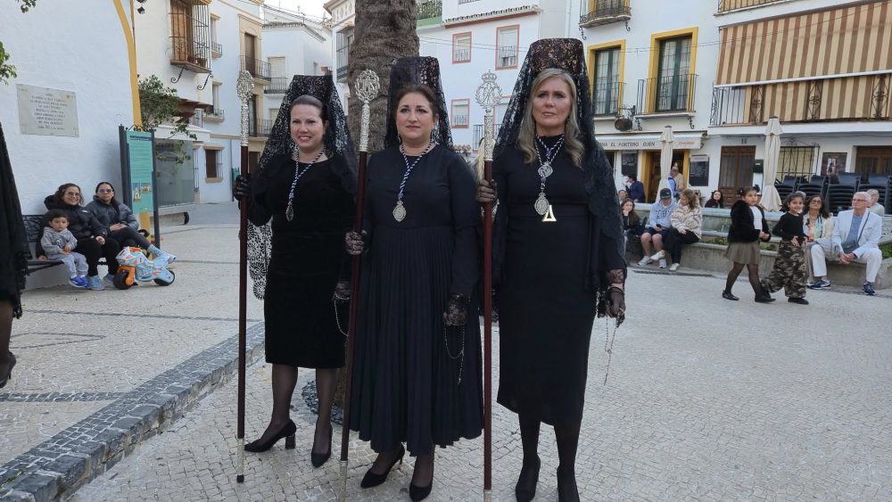 El Jueves Santo en Ojén se llama Nazareno y Dolores - Mantillas Ojen El Jueves Santo en Ojén se llama Nazareno y Dolores