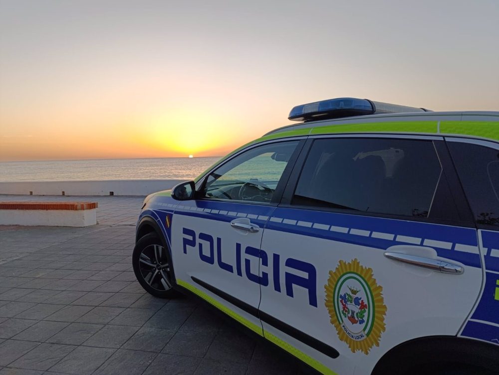 Detenido en Mijas por agredir y amenazar a su hermana con unas tijeras - Policia Local Mijas 1 Policía Local Mijas