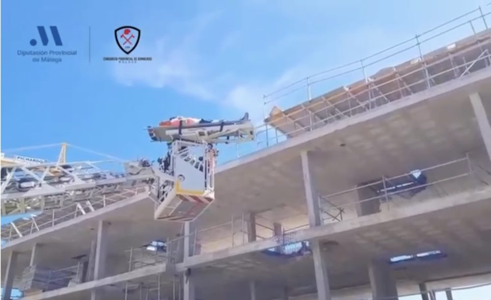 Bomberos rescatan a un operario accidentado en una obra de Estepona - Rescate obrero Bomberos rescatan a un operario accidentado en una obra de Estepona - Rescate obrero