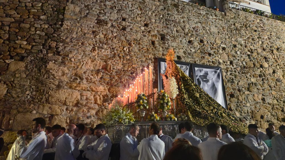 La Pollinica se reencuentra con Marbella acompañada por María Santísima de la Paz - Virgen Marbella La Pollinica se reencuentra con Marbella acompañada por María Santísima de la Paz