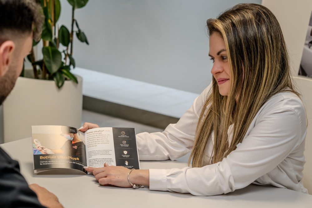 Alopecia androgénica: causas, tratamientos y mitos, según la Dra. Mancinelli - WhatsApp Image 2025 04 21 at 16.39.27 Alopecia androgénica: causas, tratamientos y mitos, según la Dra. Mancinelli - WhatsApp Image 2025 04 21 at 16.39.27