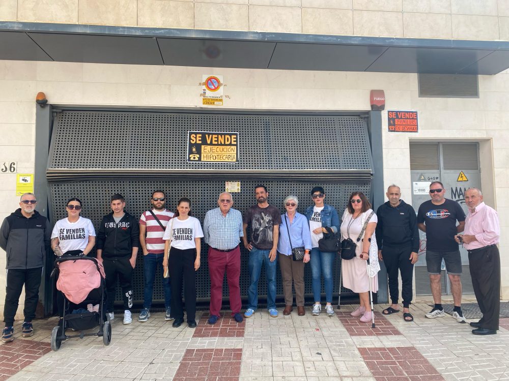 21 familias de El Calvario logran un alquiler asequible tras meses de lucha vecinal - WhatsApp Image 2025 04 25 at 12.14.30 1 21 familias de El Calvario logran un alquiler asequible tras meses de lucha vecinal - WhatsApp Image 2025 04 25 at 12.14.30 1