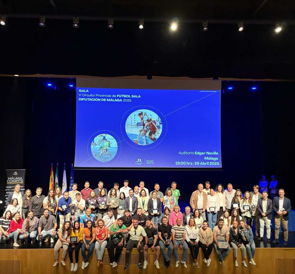 La Diputación de Málaga clausura el V Circuito Provincial de Fútbol Sala con récord de participación - foto de grupo La Diputación de Málaga clausura el V Circuito Provincial de Fútbol Sala con récord de participación - foto de grupo